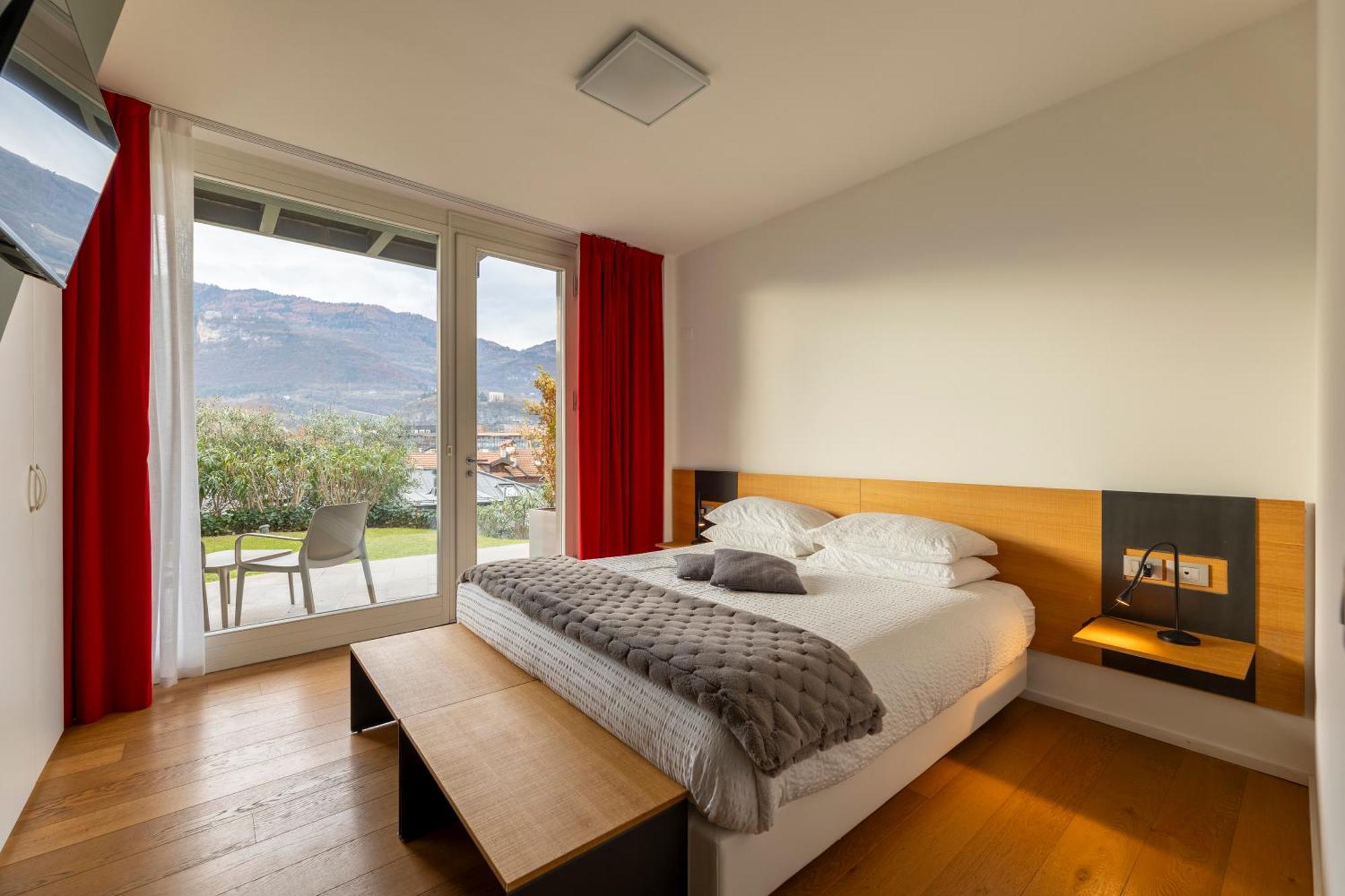 Deluxe Double or Twin Room Garden Access